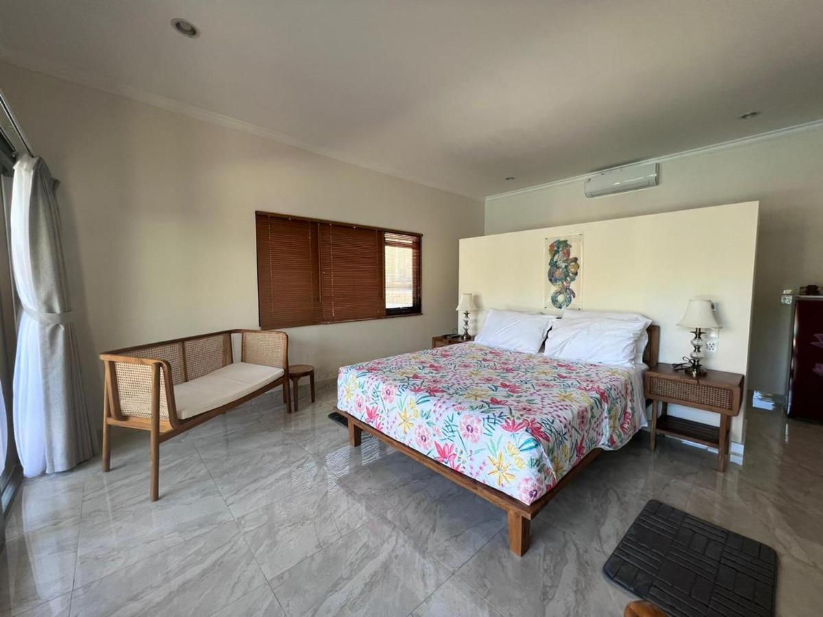 Lunar Dive Resort: Bamboo Villas Kubu Exterior photo