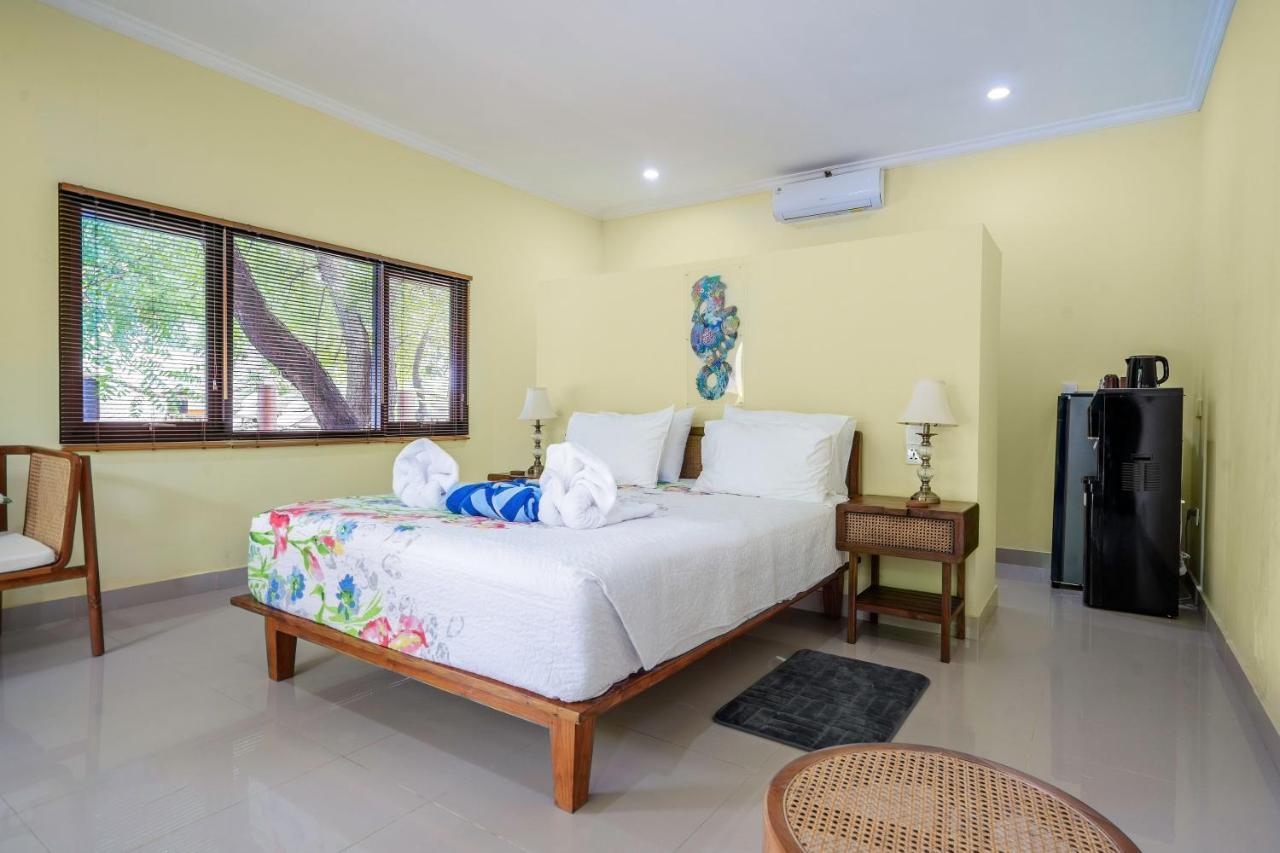 Lunar Dive Resort: Bamboo Villas Kubu Exterior photo