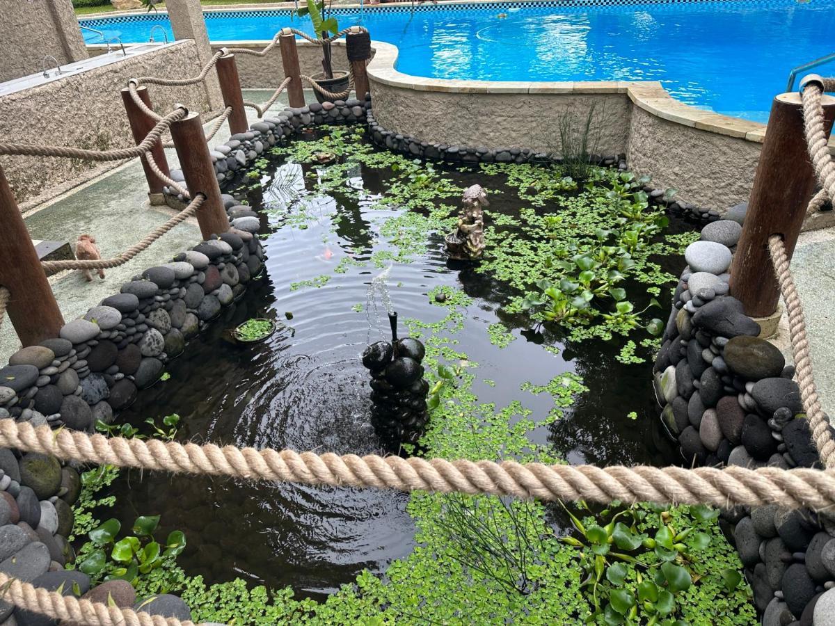 Lunar Dive Resort: Bamboo Villas Kubu Exterior photo