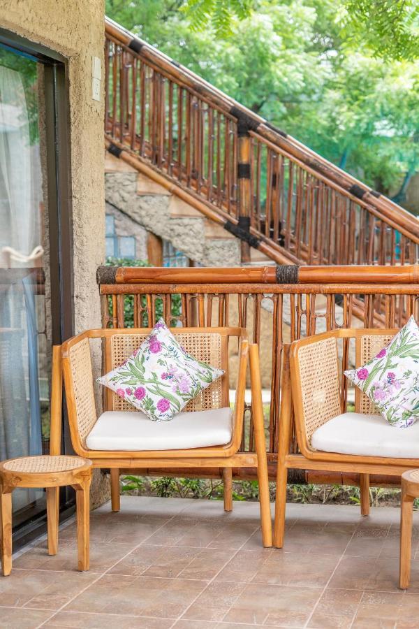 Lunar Dive Resort: Bamboo Villas Kubu Exterior photo