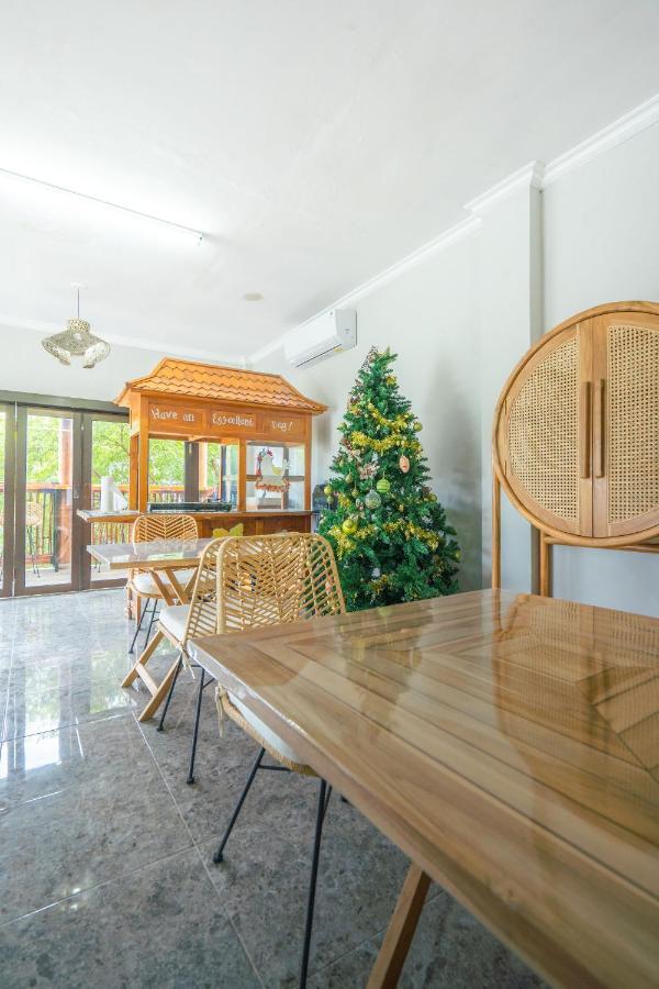 Lunar Dive Resort: Bamboo Villas Kubu Exterior photo