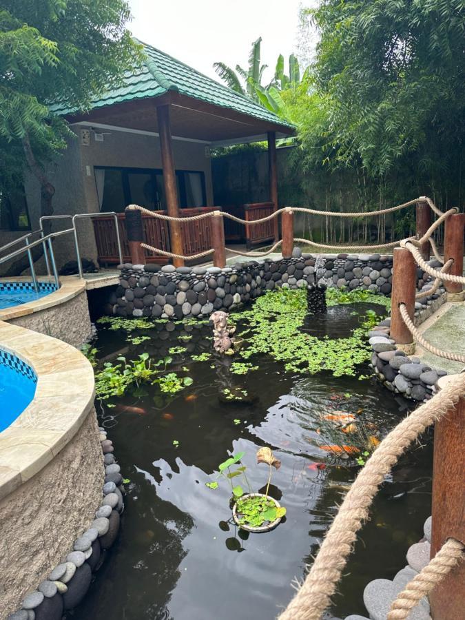 Lunar Dive Resort: Bamboo Villas Kubu Exterior photo