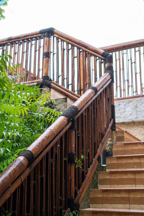 Lunar Dive Resort: Bamboo Villas Kubu Exterior photo